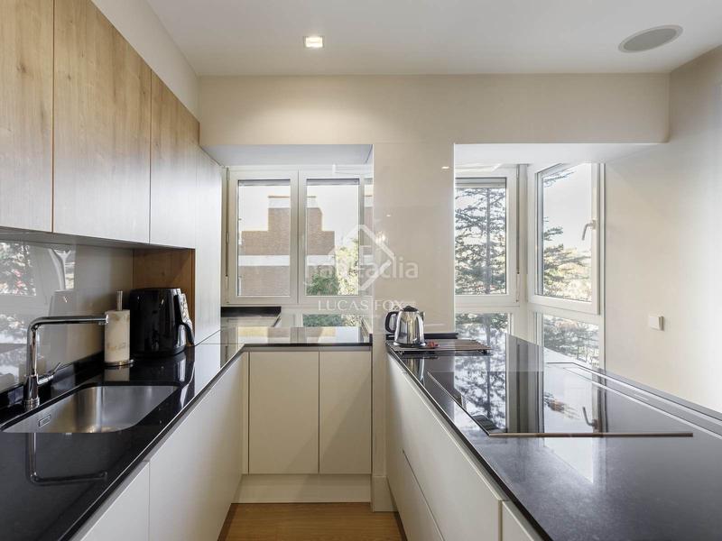 Foto e07dd0d8-fc81-4539-bb5e-5303364f0d7f. Rent flat with heating parking in Hispanoamérica-Bernabéu Madrid