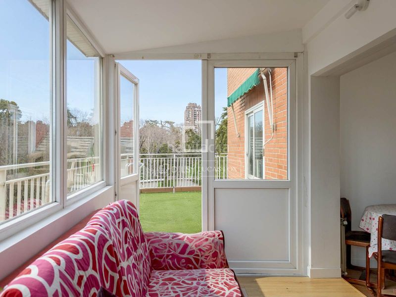 Ático luminoso con 2 dormitorios, terraza y excelentes vistas al retiro en venta en Jerónimos, en Madrid - Imagen 7