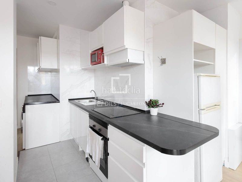 Ático luminoso con 2 dormitorios, terraza y excelentes vistas al retiro en venta en Jerónimos, en Madrid - Imagen 14