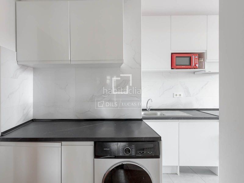 Ático luminoso con 2 dormitorios, terraza y excelentes vistas al retiro en venta en Jerónimos, en Madrid - Imagen 17