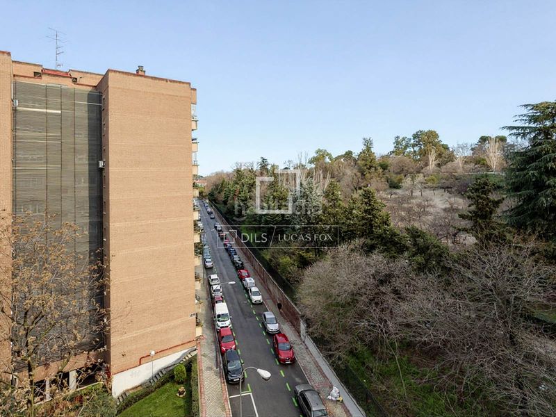 Ático luminoso con 2 dormitorios, terraza y excelentes vistas al retiro en venta en Jerónimos, en Madrid - Imagen 32