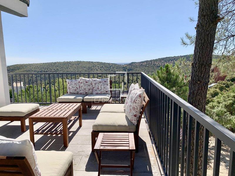 Foto 32aeef78-e4c1-43b7-b97f-4a57825bd8a3. Xalet amb calefacció piscina a Torremocha de Jarama