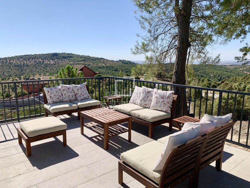 Foto 91cfbeb7-8ab5-481b-a312-aab018564a94. Xalet amb calefacció piscina a Torremocha de Jarama