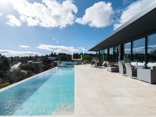 Chalet in Salud y Alegría - El Lago. Lujosa villa con privacidad absoluta y vistas incomparables en v