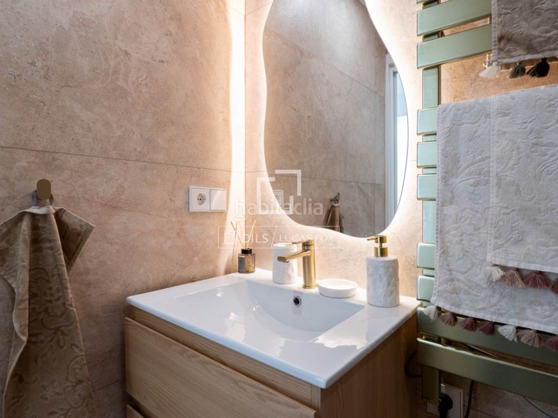 Foto c81da2da-377e-4dfc-9481-40ed7012a7ee. Àtic amb calefacció a Trafalgar Madrid