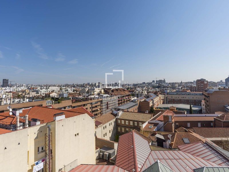 Foto 30666c6b-a44a-4ab5-b54c-f6d8e1ec88b3. Pis amb aparcament piscina a Almagro Madrid