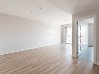 Affitto Appartamento in Virgen del Cortijo-Manoteras. Piso a estrenar con tres dormitorios y terraza de 20m en alquile