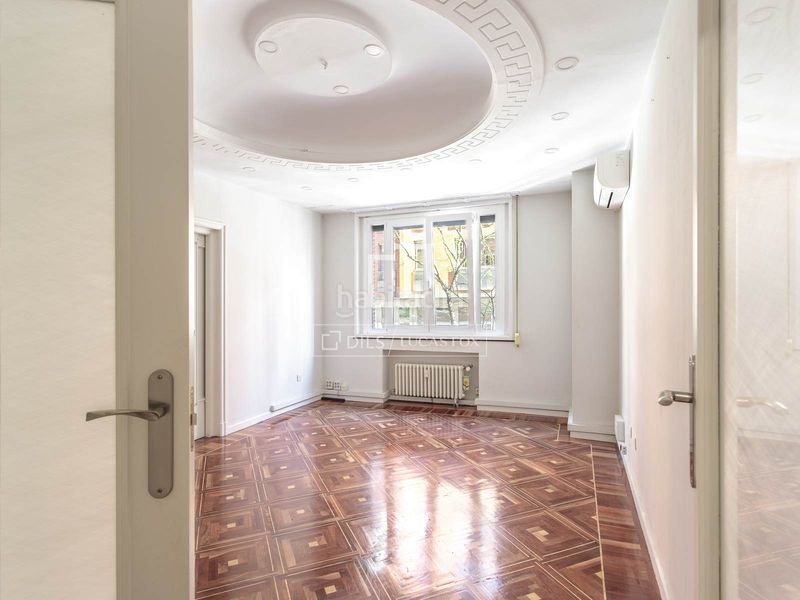 Foto 664b7187-4dc1-4051-abfa-1c8d0aef236a. Rent flat with heating in Almagro Madrid