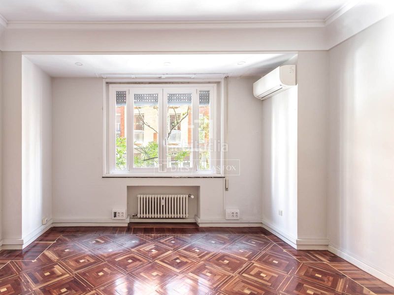 Foto 889fe69c-4f67-448d-8b83-14b9644a4c0c. Rent flat with heating in Almagro Madrid