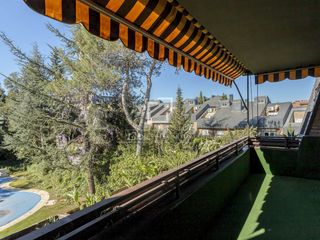 Rent Flat in Carretera del Plantío. Piso en excelentes condiciones de 6 dormitorios en alquiler en m