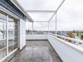 Rent Flat in Monte el Pilar. Luminoso y amplio ático en el monte del pilar