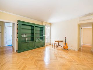 Àtic a Almagro. Fabulosa oportunidad a reformar de 2 dormitorios con terraza en