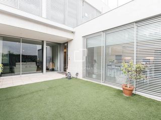 Location Chalet à Urbanización La Moraleja. Casa pareada en excelentes condiciones alcobendas, madrid.