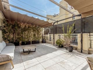 Miete Dachwohnung in Justicia-Chueca. Ático en excelentes condiciones de 4 dormitorios con 24m terraza