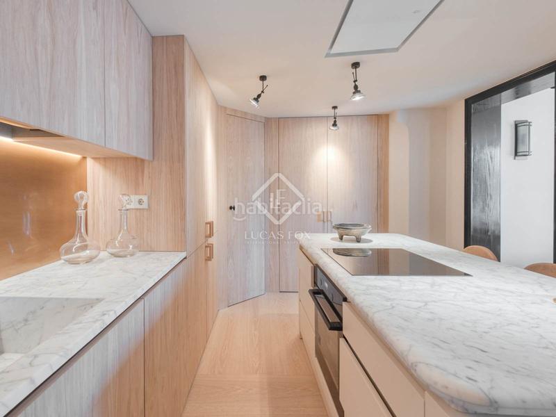Foto 09c40687-7f92-4fda-ab05-d9d4e57eb4a1. Ático fantástico ático de 2 dormitorios con 30m terraza en venta en palacio en Madrid