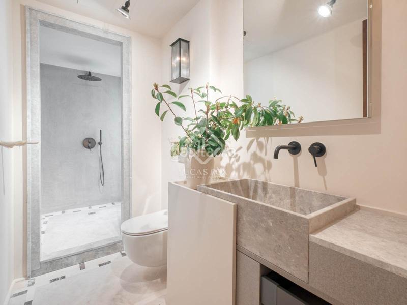 Foto a8d90558-ec5f-487b-8d6e-060f5ed63569. Ático fantástico ático de 2 dormitorios con 30m terraza en venta en palacio en Madrid