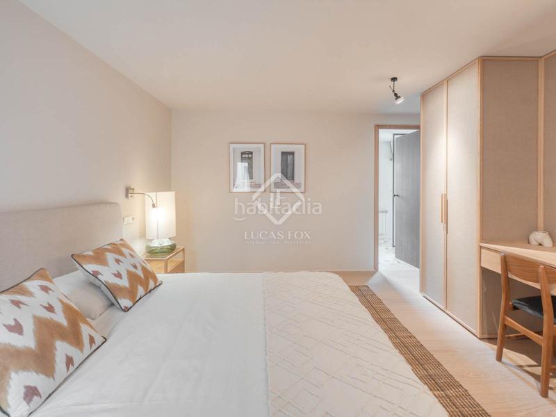 Foto b47157a4-da8d-43d7-9be1-7b43fbce8f24. Ático fantástico ático de 2 dormitorios con 30m terraza en venta en palacio en Madrid