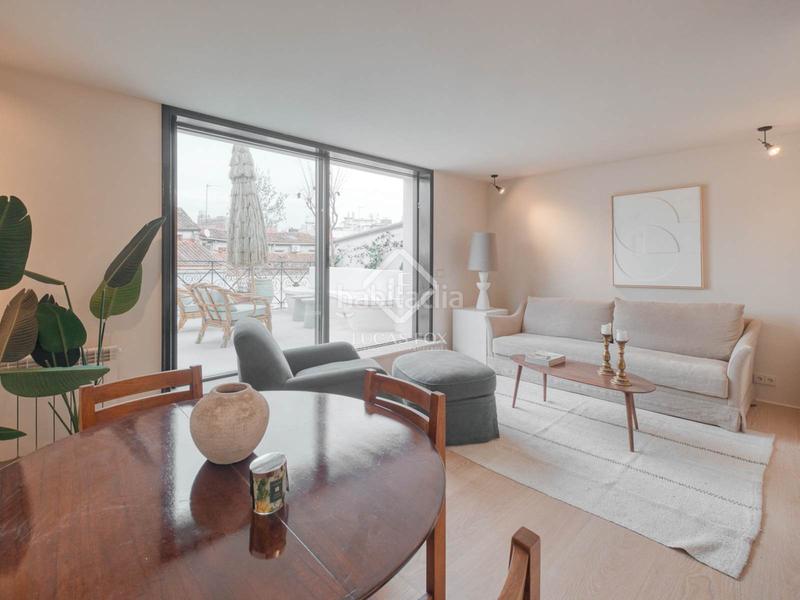 Foto cf9aa43f-8c75-4b8f-b342-9a8eddf54222. Ático fantástico ático de 2 dormitorios con 30m terraza en venta en palacio en Madrid
