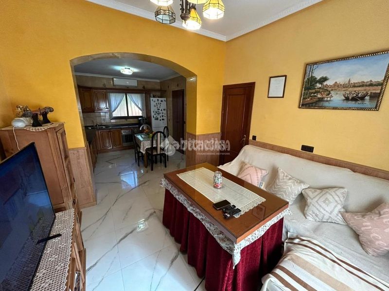 Foto 56c4a93f-2028-4f78-ba9a-d237bc6cf99a. Casa aparellada a Casco Histórico Antequera