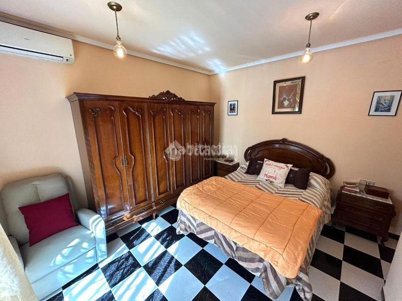 Foto b6668950-55db-4bf1-8cac-146b308f1c7b. Casa aparellada a Casco Histórico Antequera