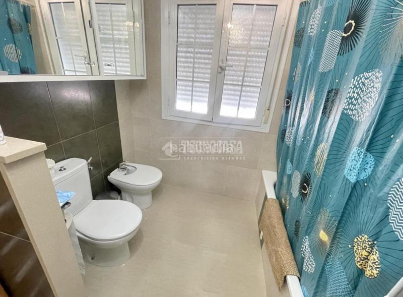 Foto 9d290103-f523-49e2-9a1e-01cfe0e7a3b1. Casa aparellada amb aparcament a Mollina