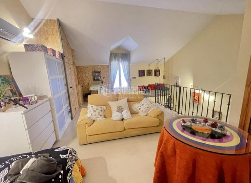 Foto a66e3c62-325b-4761-92bb-d499bde8e2b3. Casa aparellada amb aparcament a Mollina