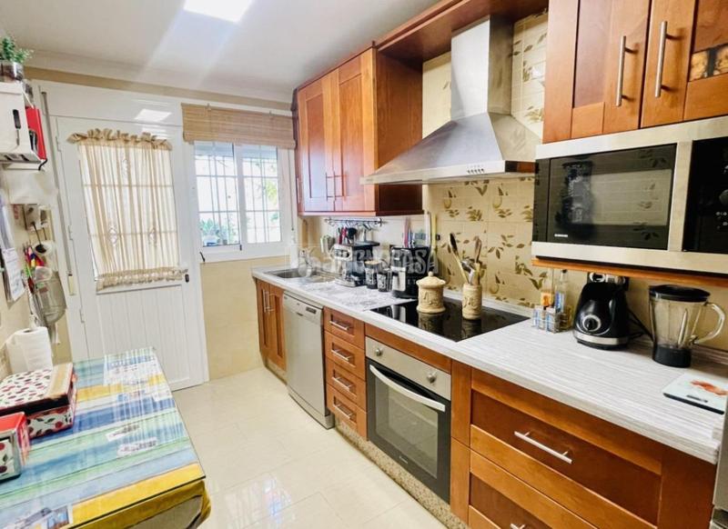 Foto d8e909aa-f963-470d-a9ce-3eacd5d927d7. Casa aparellada amb aparcament a Mollina