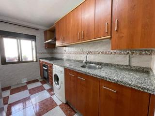 Casa aparellada a Fuentemora. Casa en venta en antequera