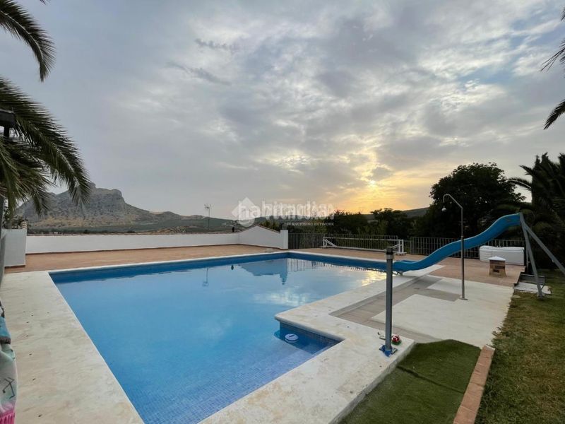 Foto 77051ee2-c439-4ef0-84a6-d514a893a77b. Masia amb piscina a Archidona