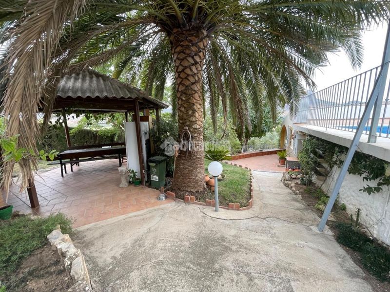 Foto f06ab470-2aa8-425a-a804-49452244a518. Masia amb piscina a Archidona