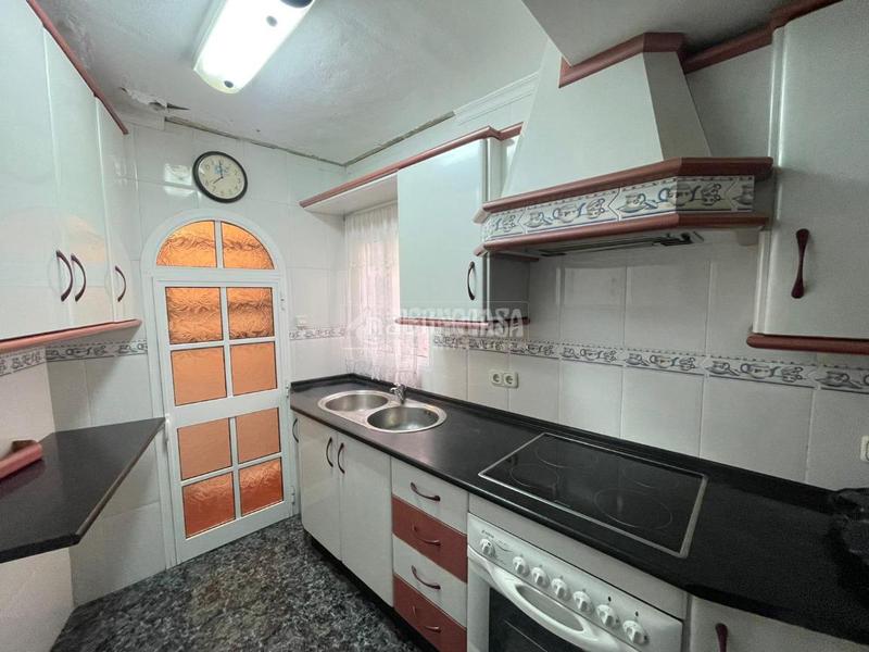 Foto 3aa40cf4-232c-475d-90fd-00bae79f43ab. Casa aparellada a Zona de la Vega Antequera