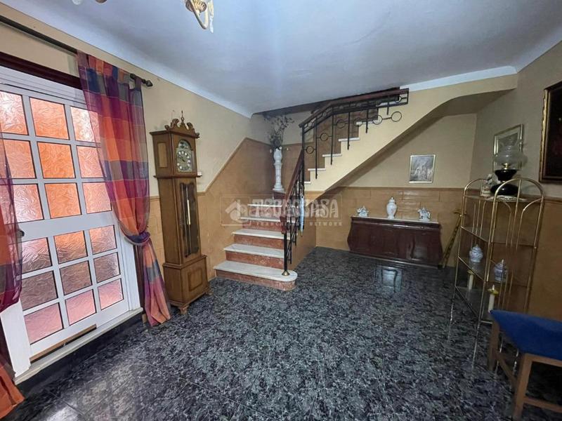 Foto c085b08a-940d-4f9f-b4f8-9f1775feb04c. Casa aparellada a Zona de la Vega Antequera