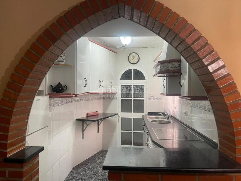 Foto d3c9b92a-2d87-47b0-b6cb-b6259b0c5a6e. Casa aparellada a Zona de la Vega Antequera