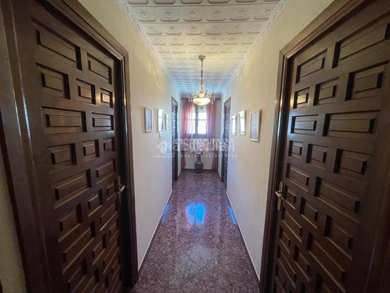 Foto ef38e77f-ee53-4e11-ad96-b913f3f53cb1. Casa aparellada a Zona de la Vega Antequera