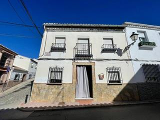 Casa aparellada a Zona de la Vega. Casa en venta en antequera