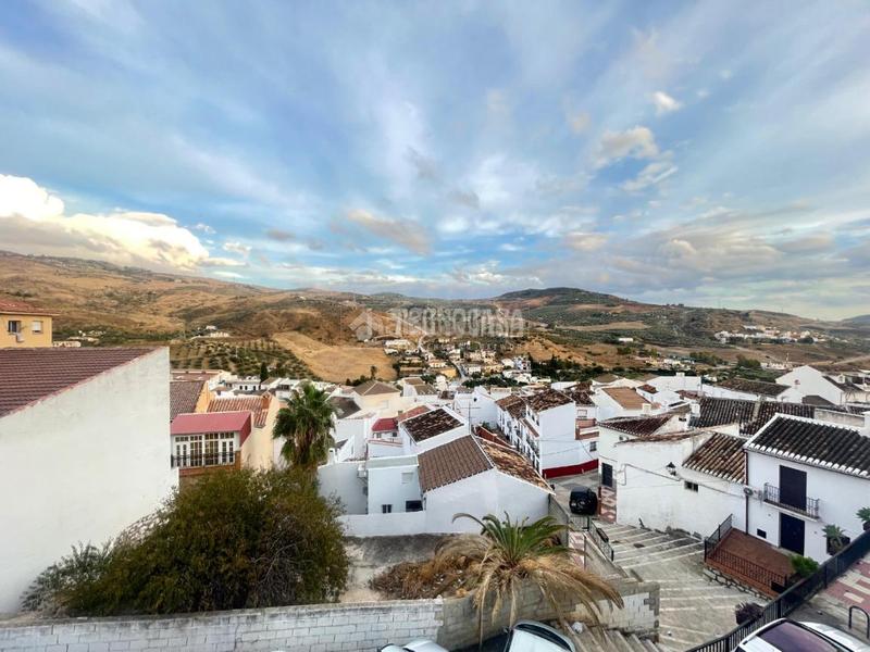 Foto 4e68b2b2-9a86-4934-8212-0048eb79cf38. Casa aparellada a Valle de Abdalajís