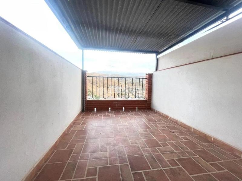 Foto f7c7f64e-95ff-4c9c-8579-d69aa57d2186. Casa aparellada a Valle de Abdalajís