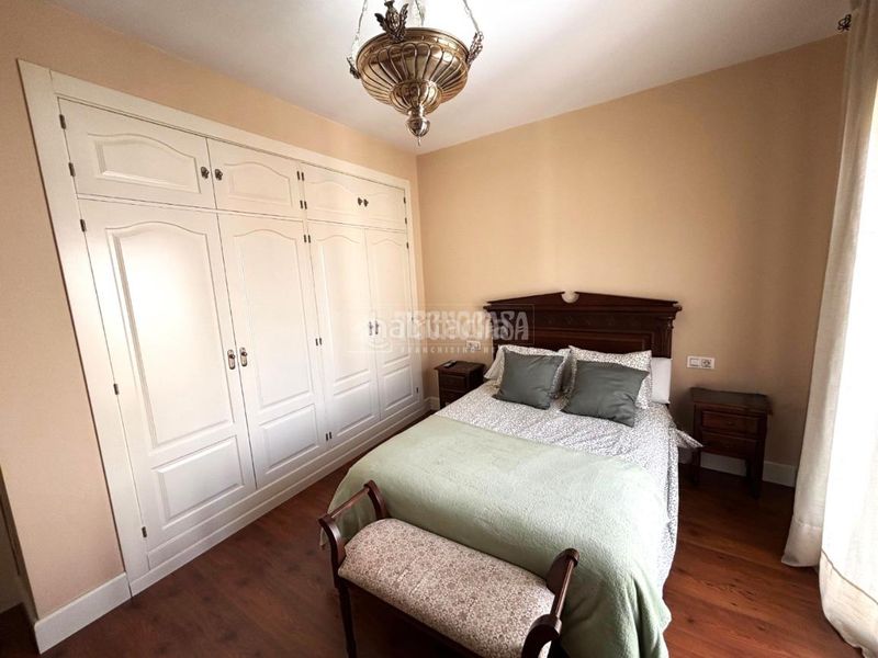 Foto 2055b132-232f-4234-a229-ebad375787ab. Casa amb aparcament a Centro Antequera
