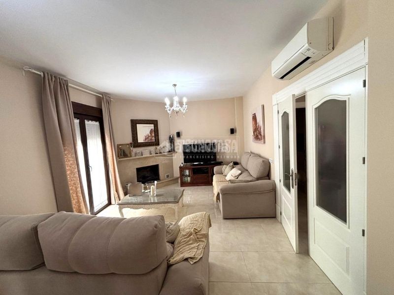 Foto 536ff206-1af3-4673-8638-c1097f8179b7. Casa amb aparcament a Centro Antequera