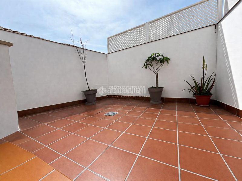Foto a39acc52-c056-4761-afdb-398a489f264b. Casa amb aparcament a Centro Antequera