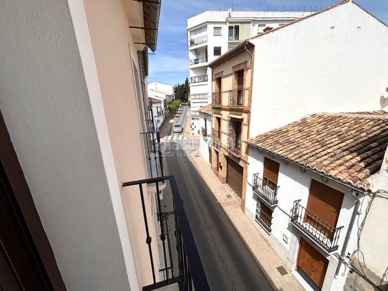 Foto c8eec5f6-81bd-42cd-805a-ba93e0e69286. Casa amb aparcament a Centro Antequera
