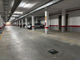 Parking voiture à Zona de la Vega. Boxplaza de garaje en venta en antequera