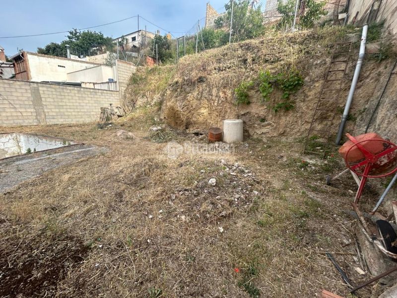 Foto b8d3d74b-70cf-4e61-8be7-1fc27406611e. Casa aparellada a Zona de la Vega Antequera