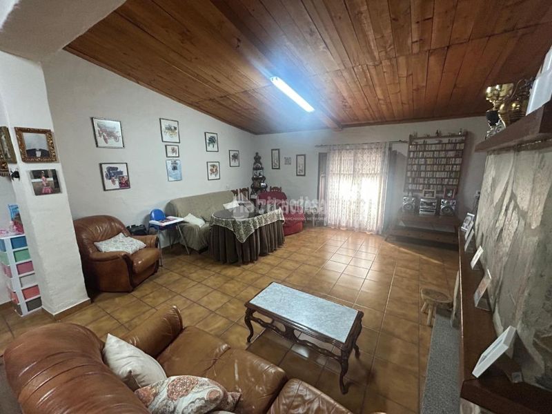 Foto dd989107-acf5-4caa-9eba-73de4418eb1f. Casa aparellada a Zona de la Vega Antequera