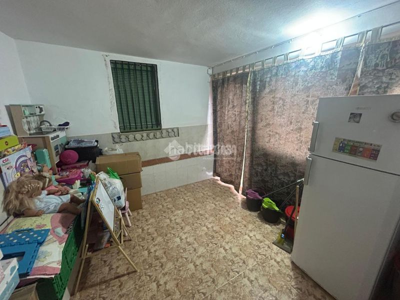 Foto e1d68303-6ec8-49a5-b0da-8ea601506f7e. Casa aparellada a Zona de la Vega Antequera