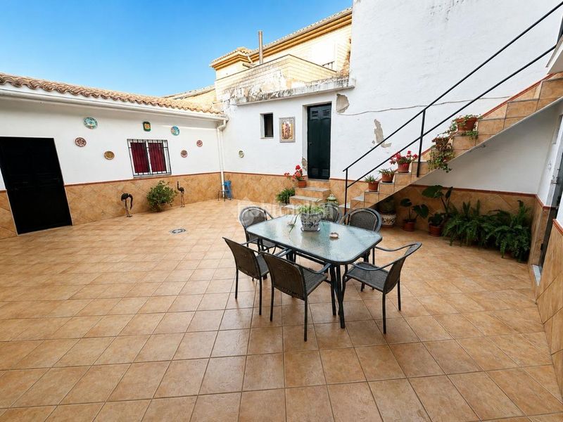 Foto fc18e7e0-0682-42db-8dbb-ccd2d8778037. Casa aparellada a Zona de la Vega Antequera