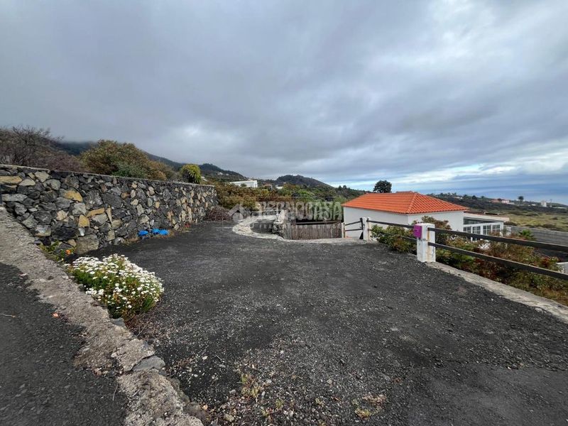 Foto e4e32f6c-6d7a-4b8a-92e1-1389280e0730. Casa amb aparcament a Paso (El)