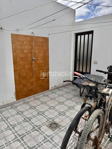 Foto 84a9e89b-5e7b-4f44-9485-f4b272f3b105. Casa pareada casa en venta en La Graciosa Teguise