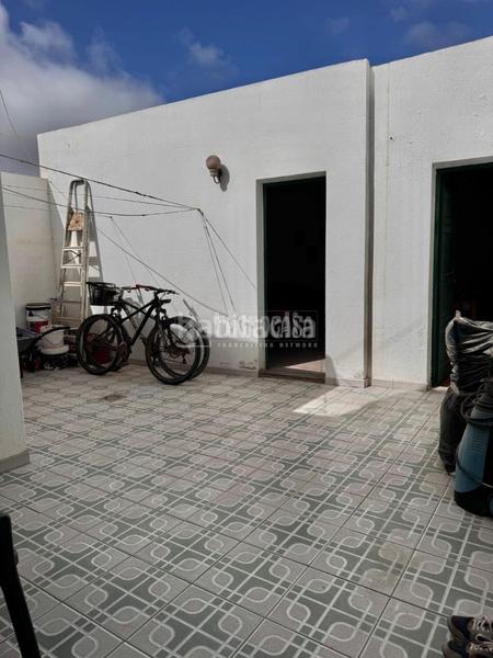 Foto cb9863d2-10eb-4e11-8b4a-f87ab3e9b917. Casa pareada casa en venta en La Graciosa Teguise