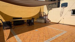 Maison à Ambroz. Casa en venta en vegas del genil